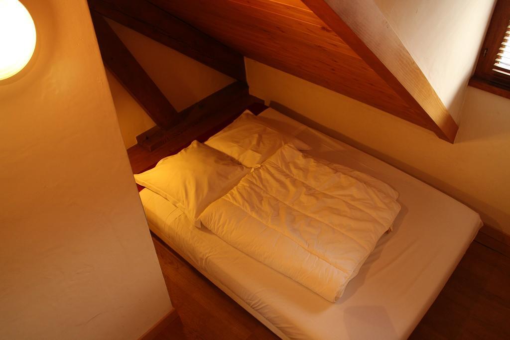 Les Z'Hirondelles Aparthotel Annecy Habitación foto